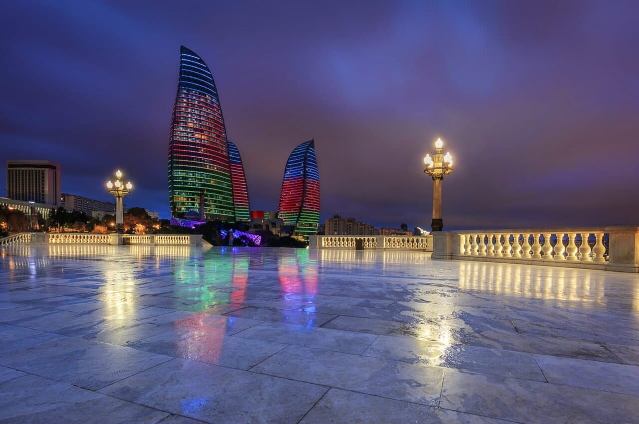 Baku Night Tour – Panoramic Evening City Tour and Illuminated Landmarks