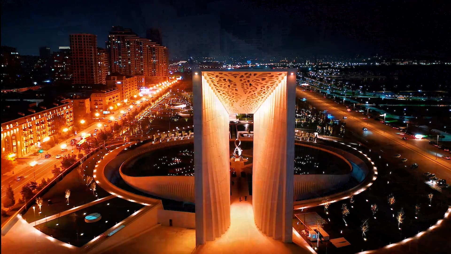 Baku Night Tour – Panoramic Evening City Tour and Illuminated Landmarks