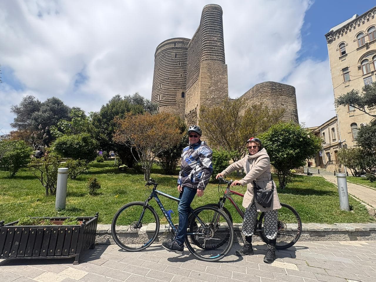 Baku Bike Tour: Boulevard and City Highlights