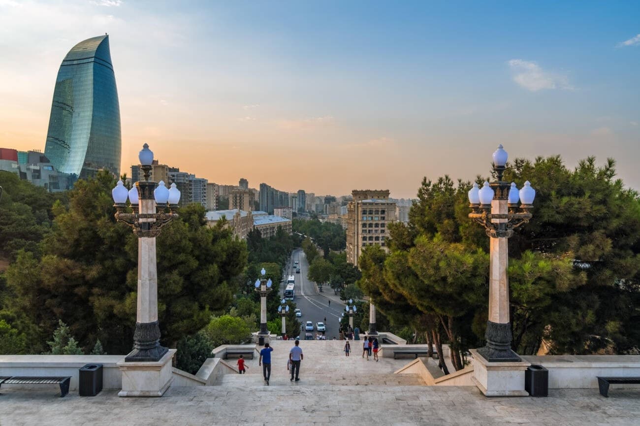 Private Baku City Tour by Car with Old City and Modern Highlights