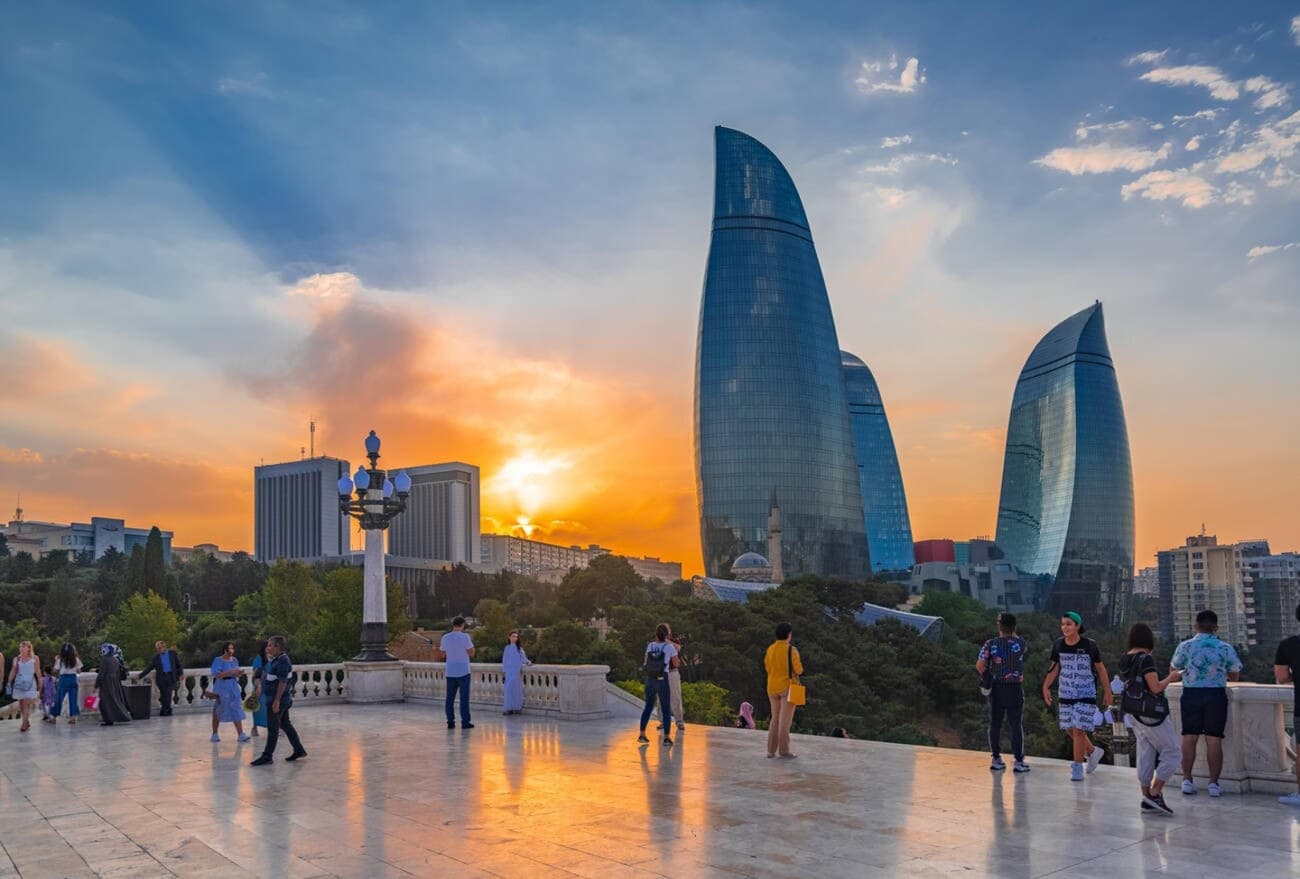 Private Baku City Tour by Car with Old City and Modern Highlights