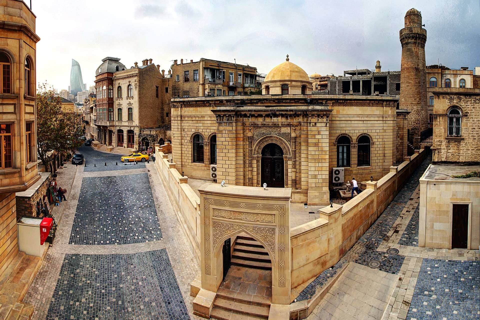 Private Baku City Tour by Car with Old City and Modern Highlights