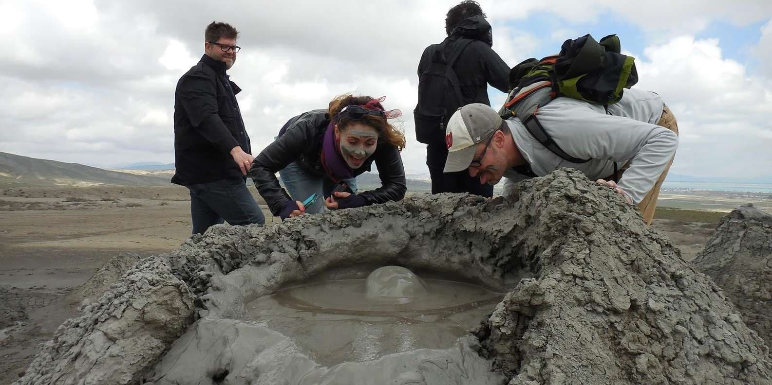 Gobustan Half-Day Tour from Baku with Mud Volcanoes 